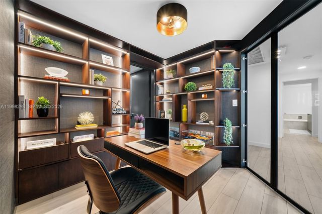 488 NE 18th St 715, Miami, FL 33132