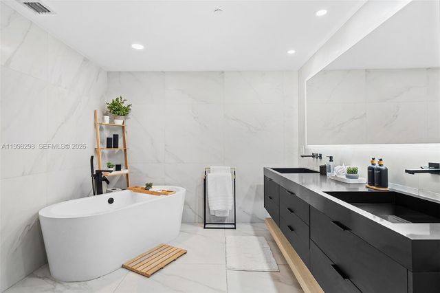 488 NE 18th St 715, Miami, FL 33132