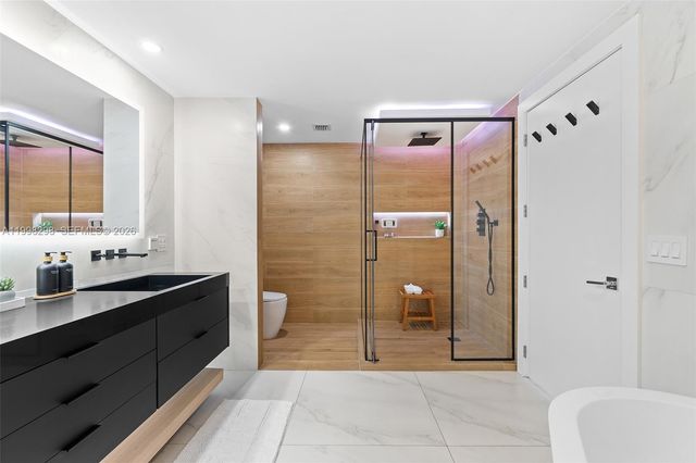 488 NE 18th St 715, Miami, FL 33132