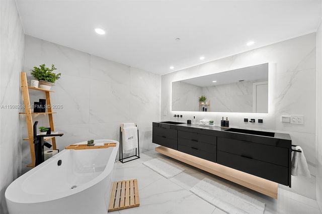 488 NE 18th St 715, Miami, FL 33132