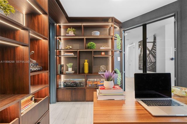 488 NE 18th St 715, Miami, FL 33132