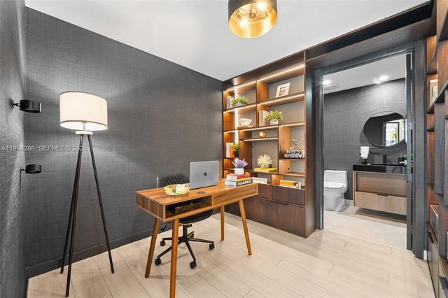 488 NE 18th St 715, Miami, FL 33132