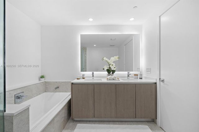 488 NE 18th St 715, Miami, FL 33132