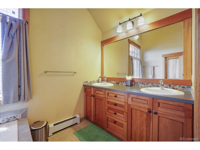 127 Hillside Dr, Silverthorne, CO 80498