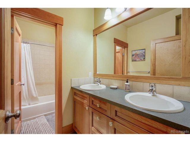 127 Hillside Dr, Silverthorne, CO 80498