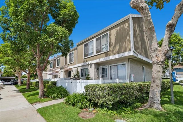 73 Bentwood Lane, Aliso Viejo, CA 92656