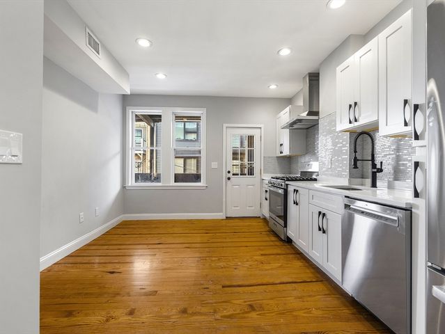 131 Cottage St 2, Boston, MA 02128