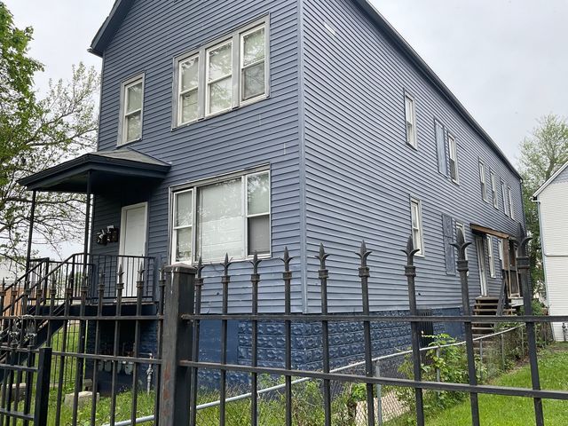 8205 S Houston Avenue, Chicago, IL 60617