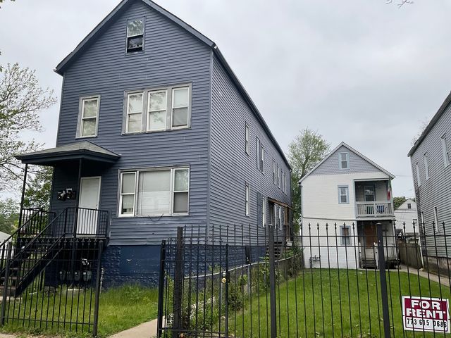8205 S Houston Avenue, Chicago, IL 60617