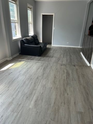 8205 S Houston Avenue, Chicago, IL 60617