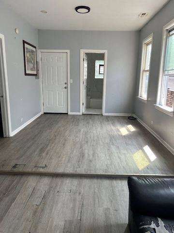 8205 S Houston Avenue, Chicago, IL 60617