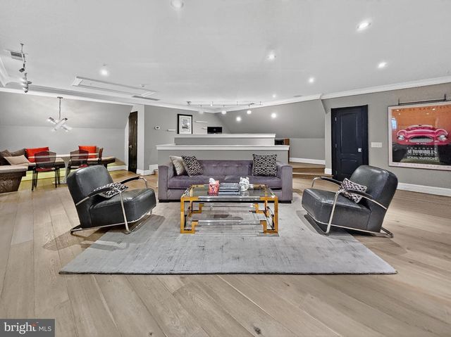 6413 GARNETT DR, Chevy Chase, MD 20815