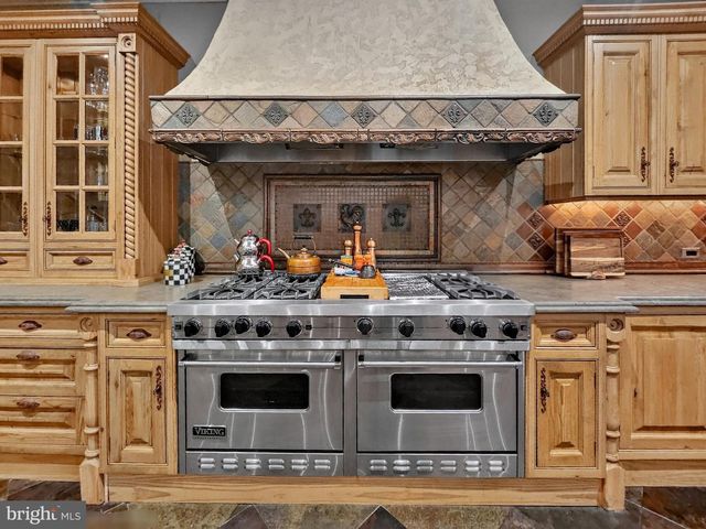 6413 GARNETT DR, Chevy Chase, MD 20815