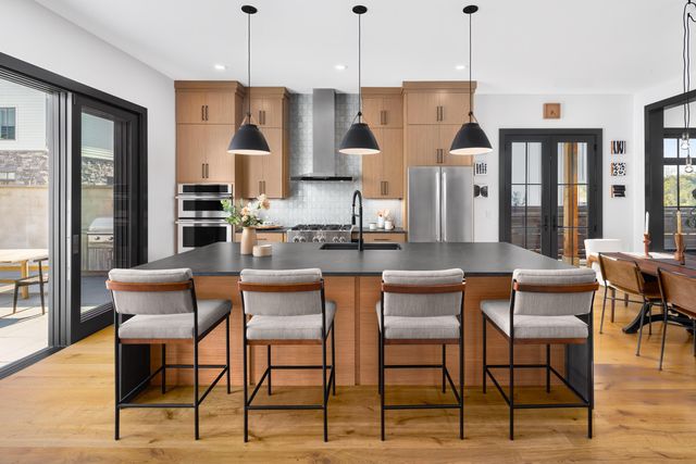 2342 Quarry Trails Drive, Columbus, OH 43228