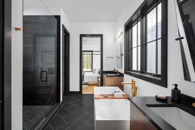 2342 Quarry Trails Drive, Columbus, OH 43228