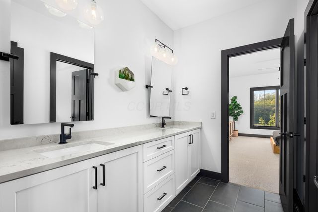 2342 Quarry Trails Drive, Columbus, OH 43228