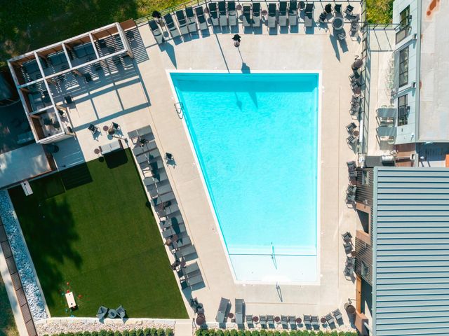 2342 Quarry Trails Drive, Columbus, OH 43228