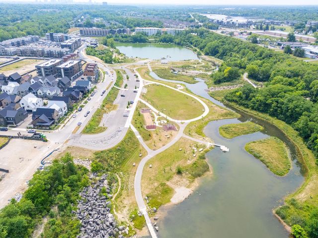 2342 Quarry Trails Drive, Columbus, OH 43228