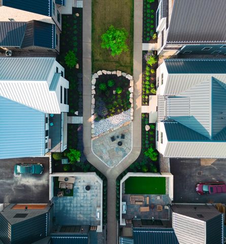 2342 Quarry Trails Drive, Columbus, OH 43228