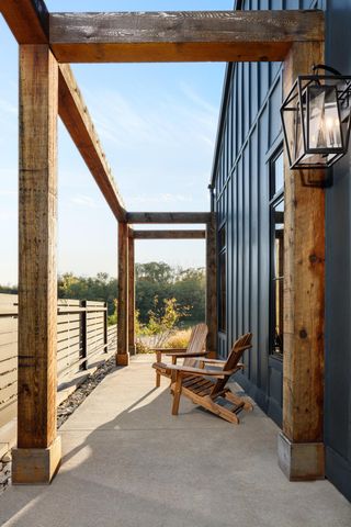 2342 Quarry Trails Drive, Columbus, OH 43228