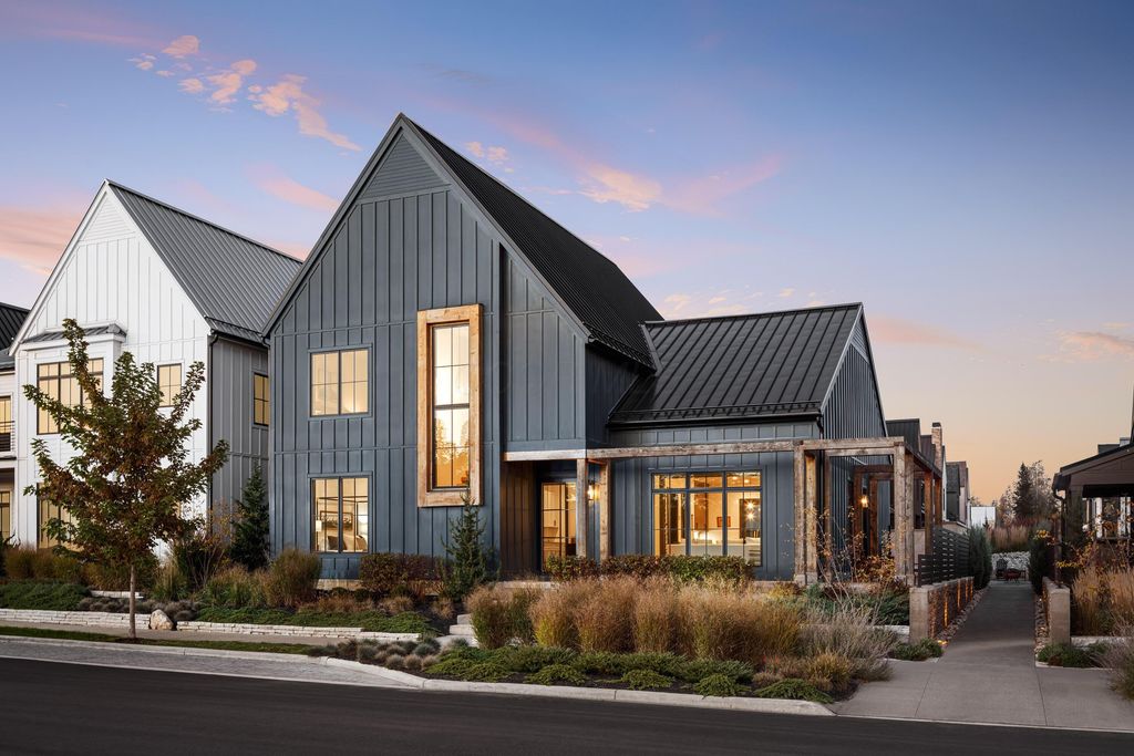 2342 Quarry Trails Drive, Columbus, OH 43228