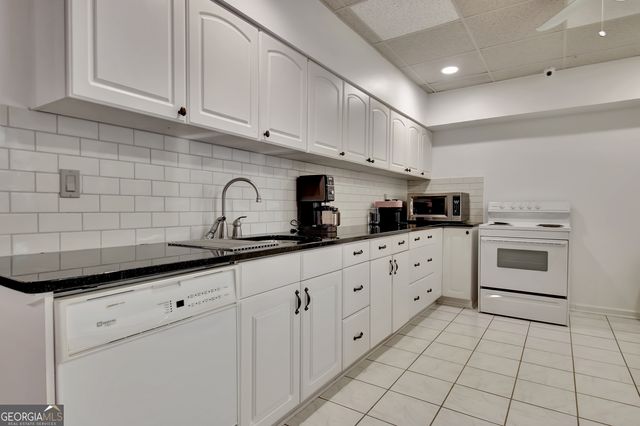 104 Hidden Springs Lane, Peachtree City, GA 30269