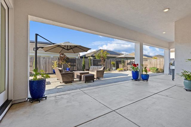 8356 Evans Tree Dr, Roseville, CA 95747