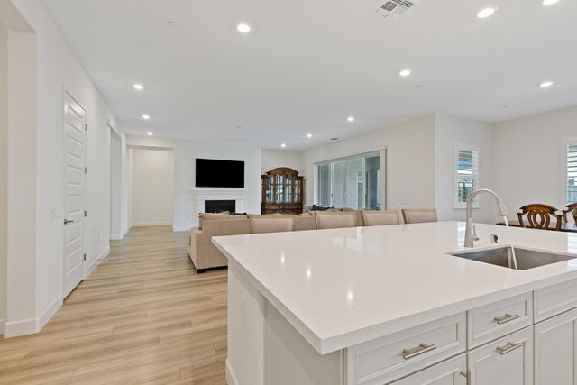 8356 Evans Tree Dr, Roseville, CA 95747