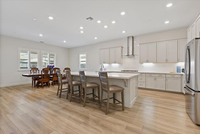 8356 Evans Tree Dr, Roseville, CA 95747