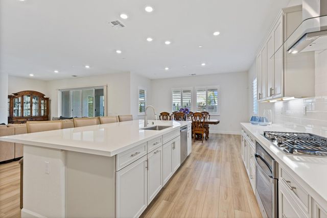 8356 Evans Tree Dr, Roseville, CA 95747