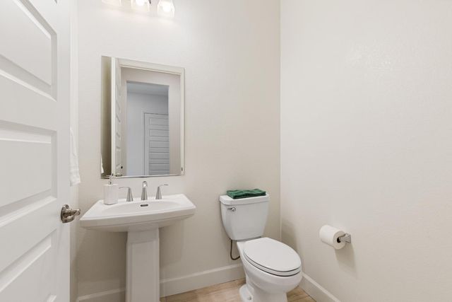 8356 Evans Tree Dr, Roseville, CA 95747