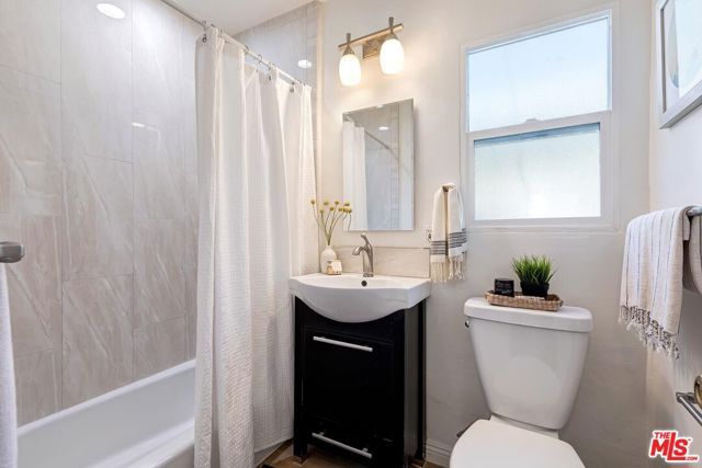 8597 Higuera Street, Culver City, CA 90232