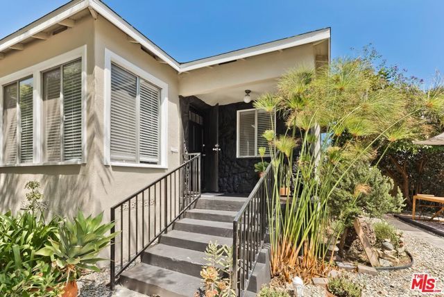 8597 Higuera Street, Culver City, CA 90232