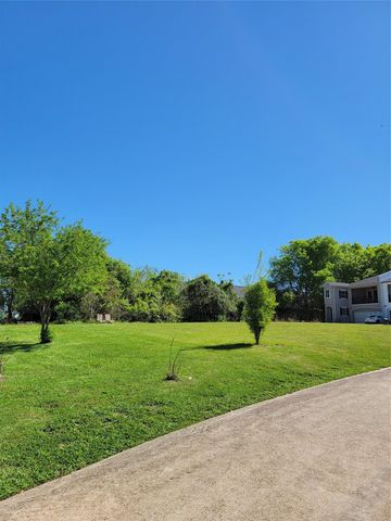 102 Capetown Way, Conroe, TX 77356