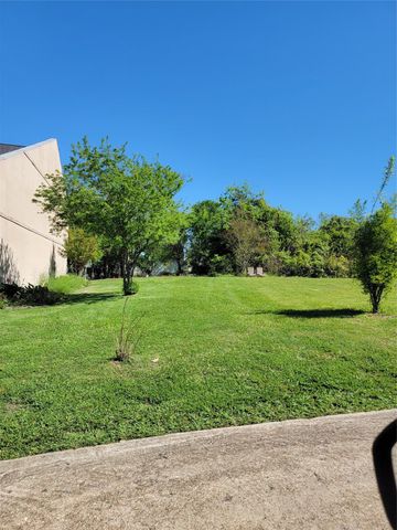 102 Capetown Way, Conroe, TX 77356