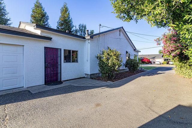 4041 N Sperry Rd, Denair, CA 95316
