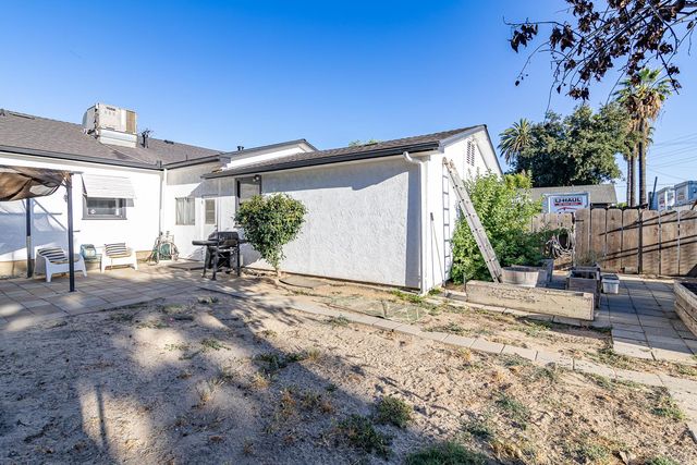 4041 N Sperry Rd, Denair, CA 95316