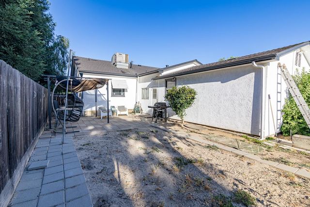 4041 N Sperry Rd, Denair, CA 95316