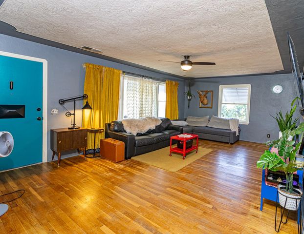 4041 N Sperry Rd, Denair, CA 95316