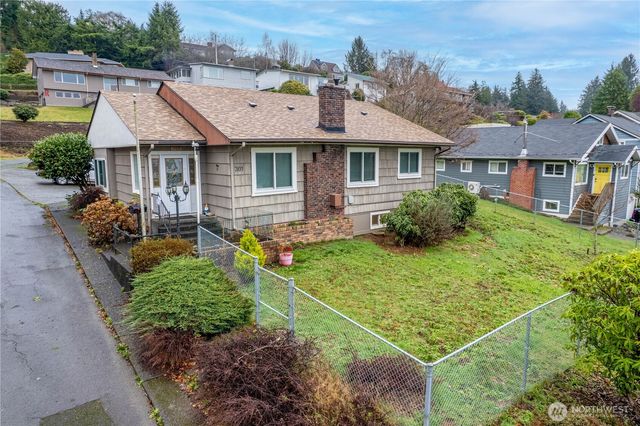 301 Sunset Drive, Hoquiam, WA 98550