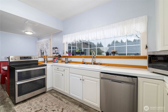 301 Sunset Drive, Hoquiam, WA 98550