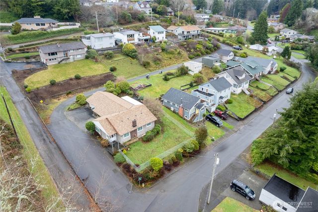 301 Sunset Drive, Hoquiam, WA 98550