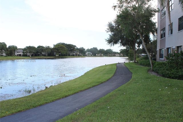 4400 NW 30th Street 326, Coconut Creek, FL 33066