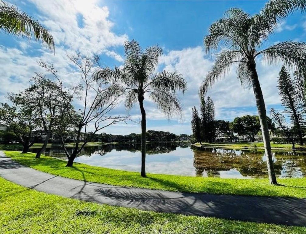 4400 NW 30th Street 326, Coconut Creek, FL 33066