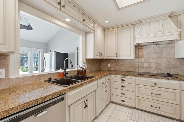 388 Timberline Court, Hanford, CA 93230