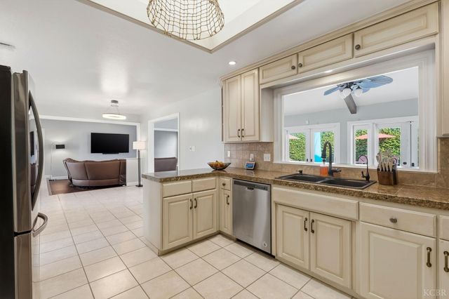 388 Timberline Court, Hanford, CA 93230