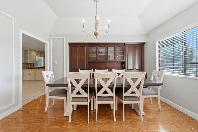 388 Timberline Court, Hanford, CA 93230