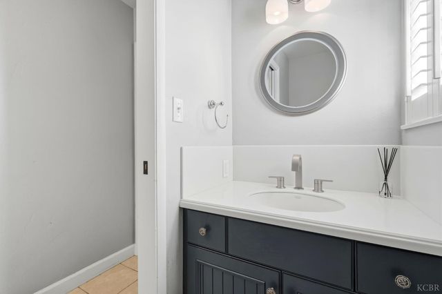 388 Timberline Court, Hanford, CA 93230