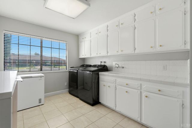 388 Timberline Court, Hanford, CA 93230