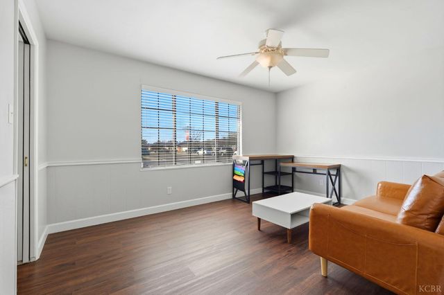 388 Timberline Court, Hanford, CA 93230